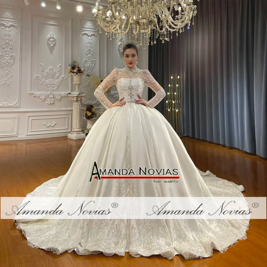 NS4711 Robe de mariée de luxe à perles Amanda Novias