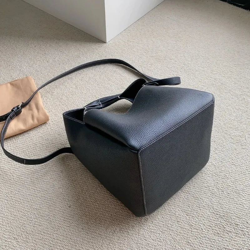 Sac à main polyvalent en cuir de veau avec bandoulière simple et sac seau carré