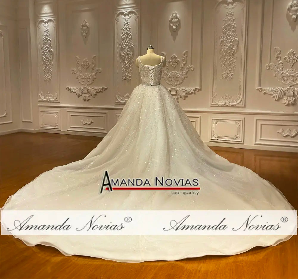 Vestido de novia 2 en 1 con falda desmontable de Amanda Novias NS4784