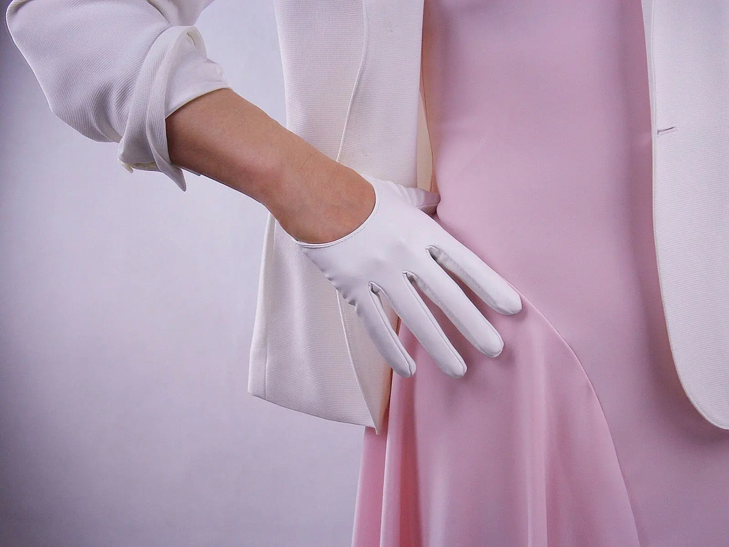 Guantes súper cortos de cuero blanco DooWay para mujer, de media palma, suaves, de PU sintético, para noche, boda, disfraz de Blancanieves, guantes de Navidad