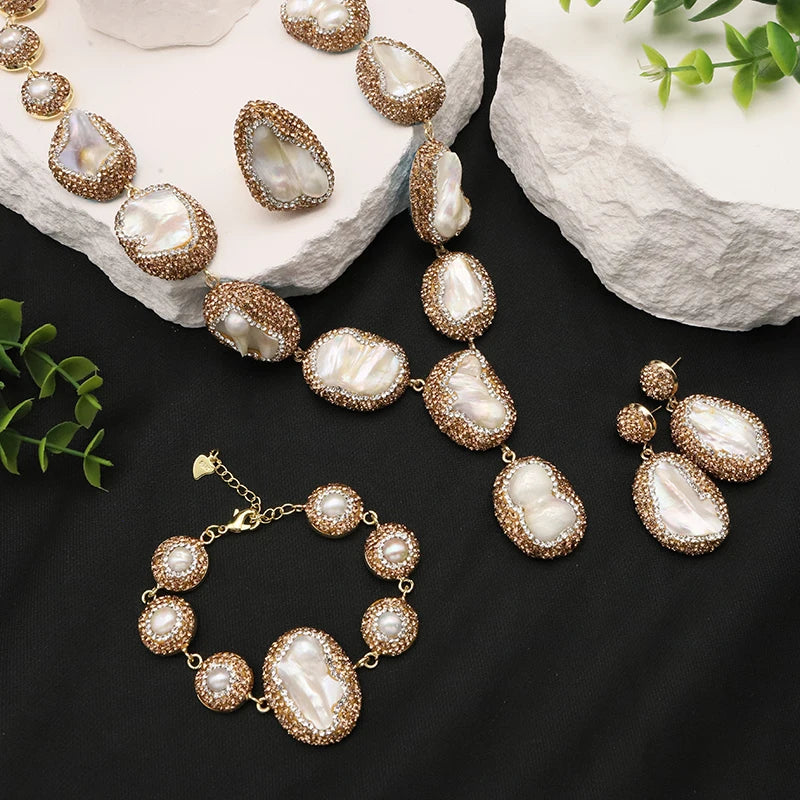 Conjuntos de joyería de diseñador de moda para mujer, collar, pulsera, pendientes, anillos, chapados en oro de 18 quilates, con forma de perla barroca natural