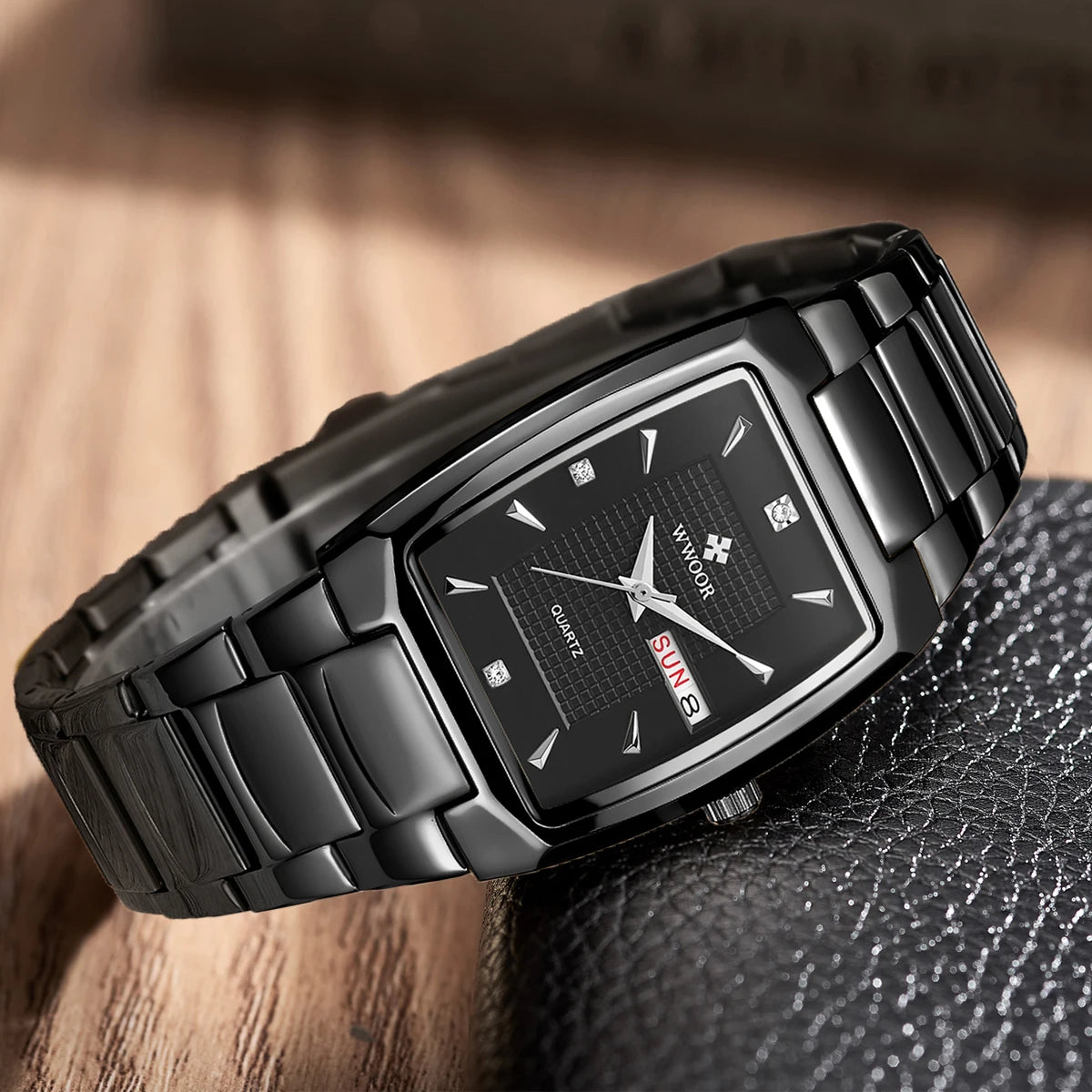 WWOOR 2024 Nouvelle Montre Carrée Hommes avec Date Automatique de Semaine De Luxe En Acier Inoxydable Or Hommes Montres-Bracelets À Quartz Relogio Masculino