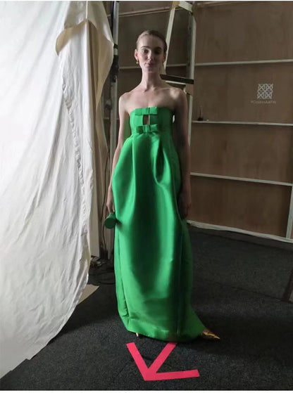 Robe longue en satin de soie mélangée verte avec nœud, élégante, sans bretelles, froncée, forme cocon, sur mesure, pour événement, occasion formelle