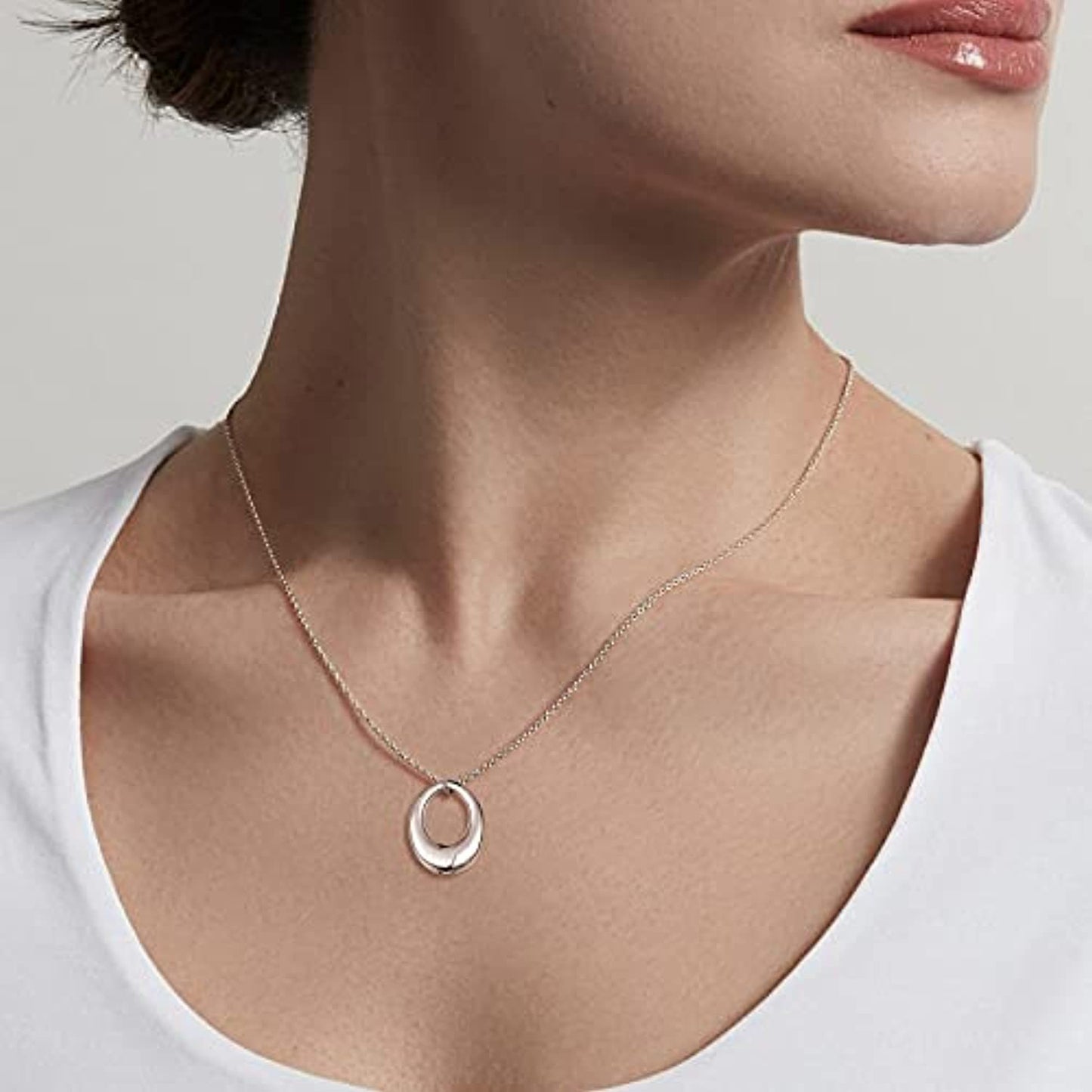 Collier de cendres ovale Bijoux de crémation Collier d'urne pour cendres pour femmes Collier en argent sterling 925 Urne Souvenir de cendres