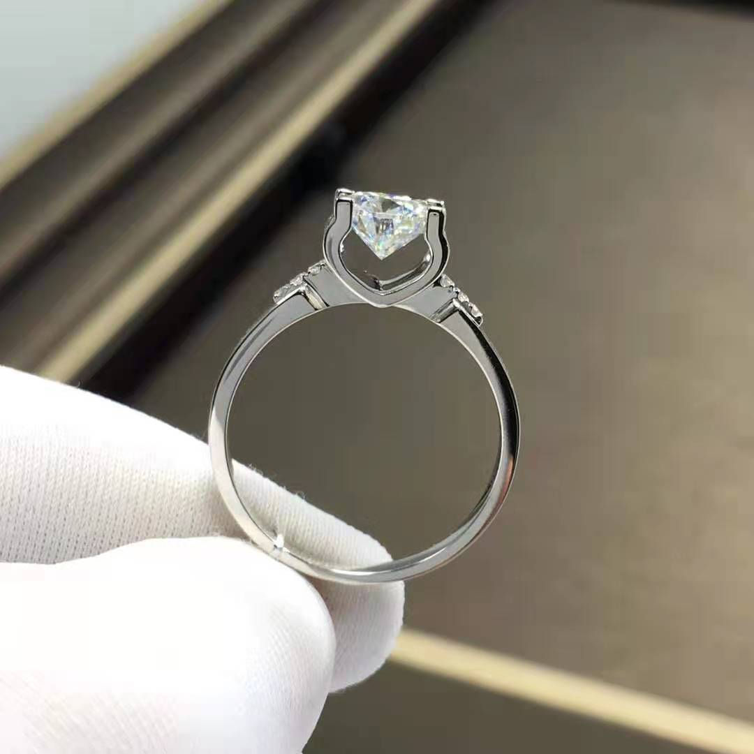 Bague pour femme en moissanite couleur D et pureté VVS