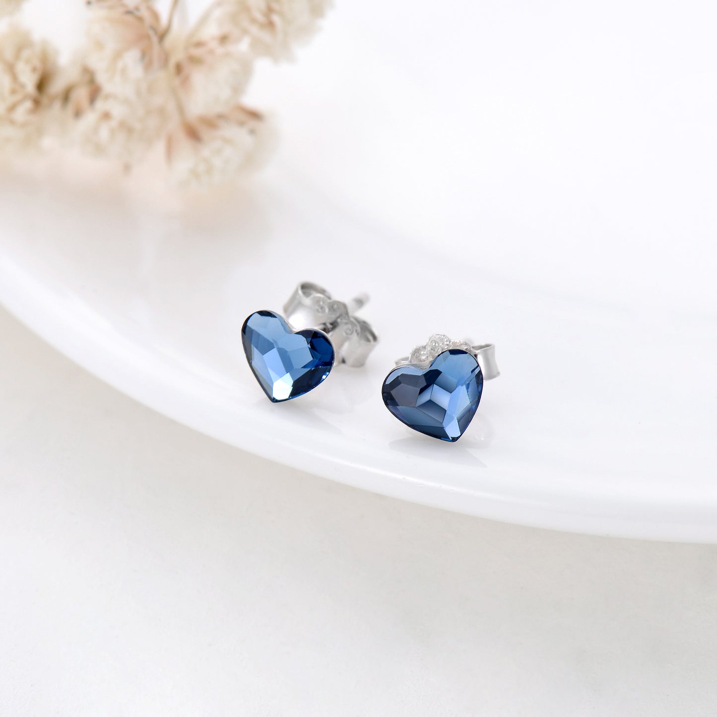 Boucles d'oreilles à tige en argent sterling et cristal bleu en forme de petit cœur pour oreilles sensibles