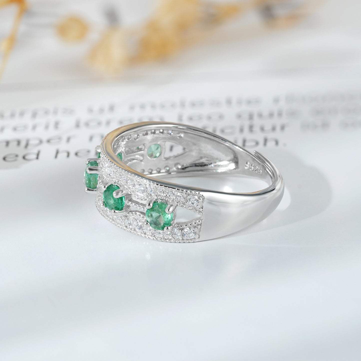 Light And Extravagant Style, Small Design Sense, Emerald Row Ring