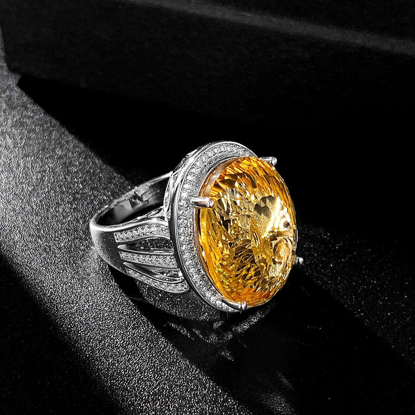 Light And Extravagant Wind Jewelry Large Denier Natural Citrine Ring S925 Silver Set Crystal