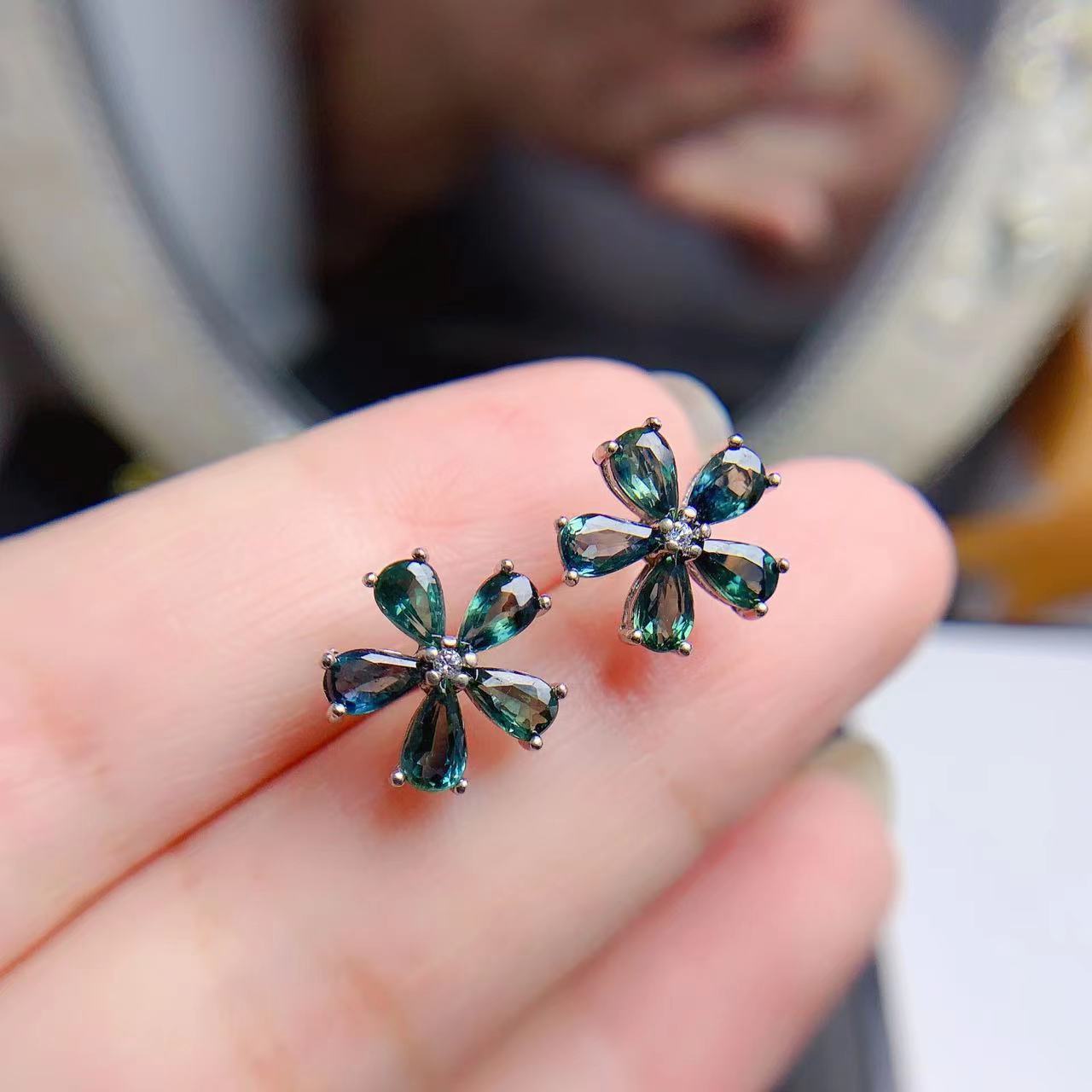 Colored Gems Jewelry 925 Silver Inlaid Natural Sapphire Water Drop Flower Stud Earrings