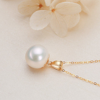 18K Gold Oval Buckle Pendant White Pearl Necklace