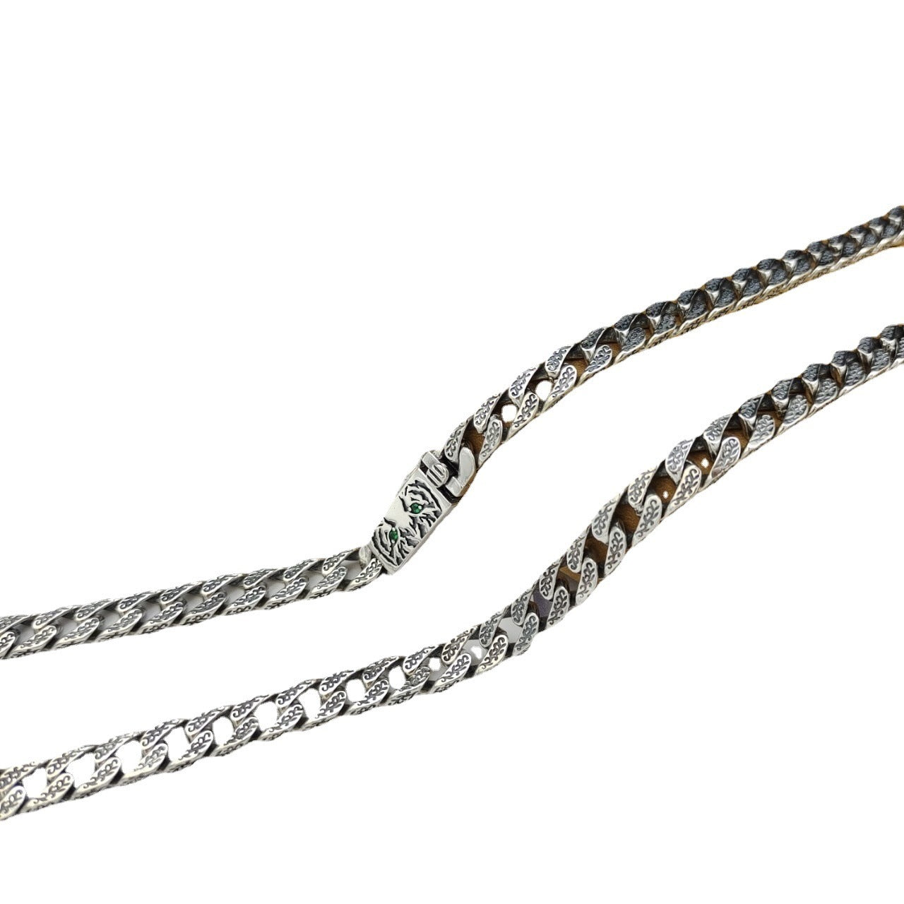 Collar de plata de ley con diseño sencillo y combinable con el año del tigre para hombre