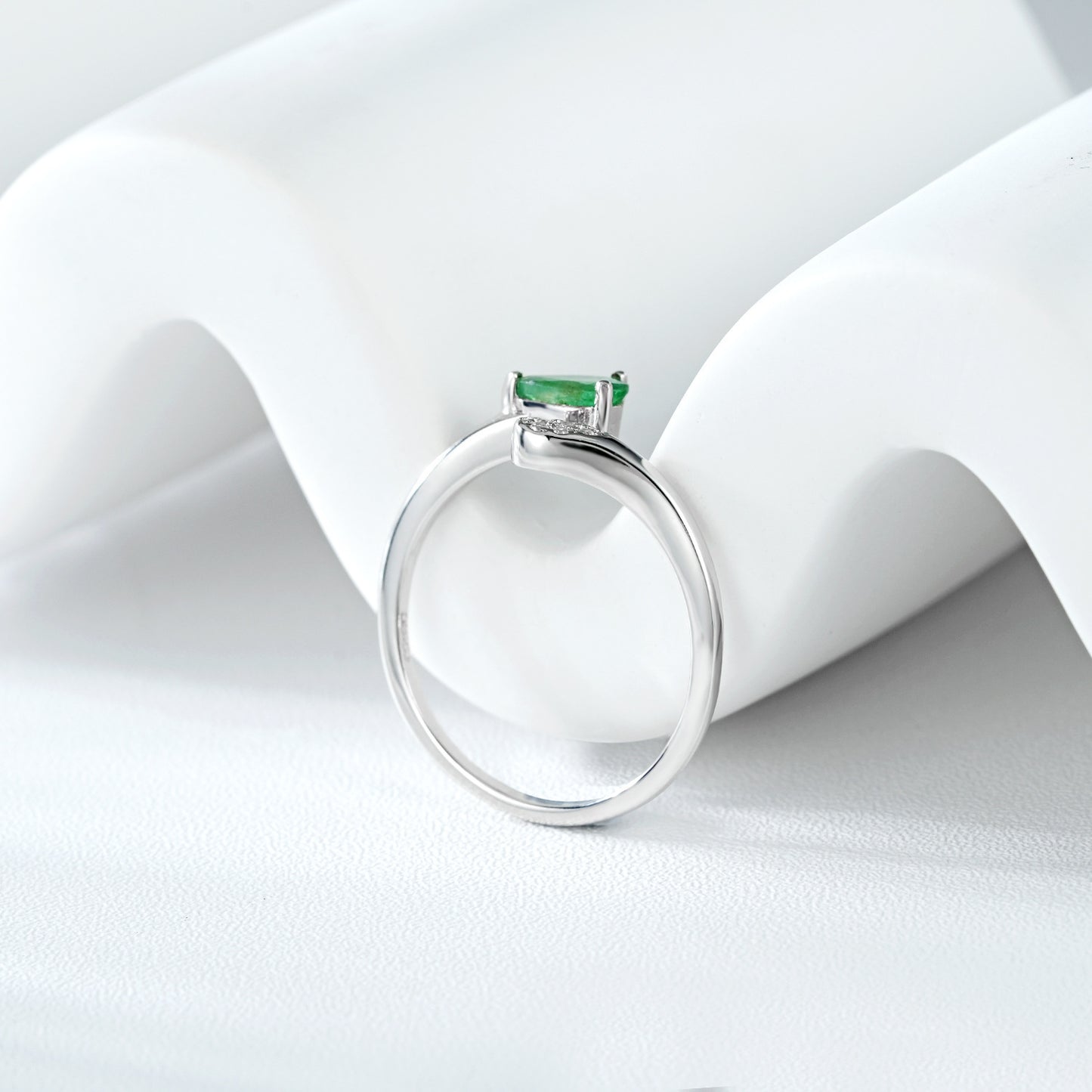 Simple S925 Silver Temperament Emerald Adjustable Ring