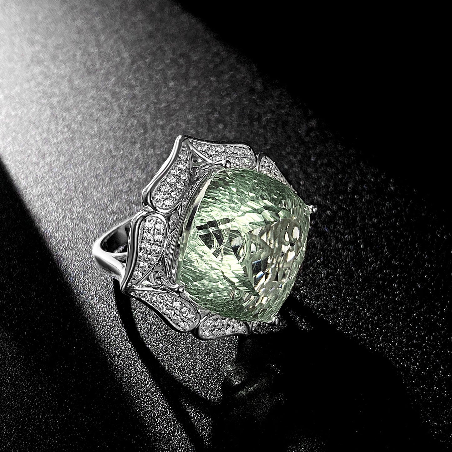 Bague en cristal de luxe Ins Wind Féminité Argent sertie d'un grand cristal vert naturel